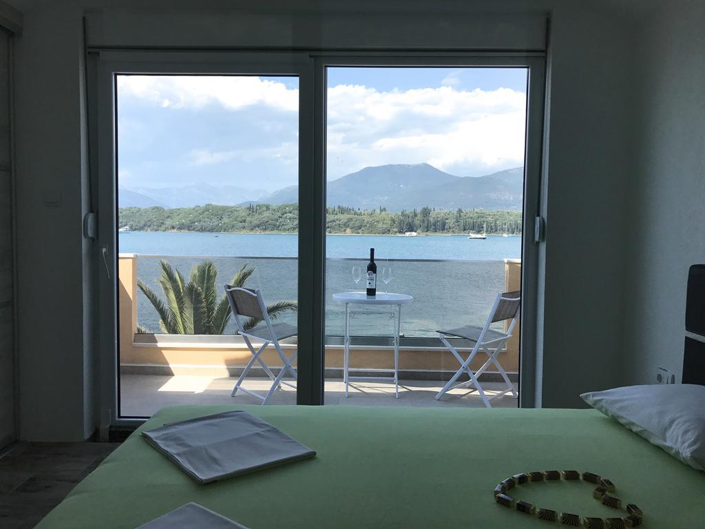 Franovic Apartments Tivat Dış mekan fotoğraf